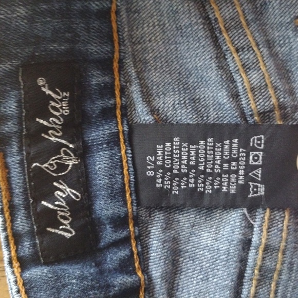 Embroidered Y2K Baby Phat Denim Capri's Jr. 8.5 - Picture 6 of 6